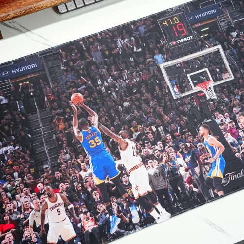 Kevin Durant 2017 NBA Finals Game 3 shot artwork printed clearly on a basketball desk mat with court and crowd details